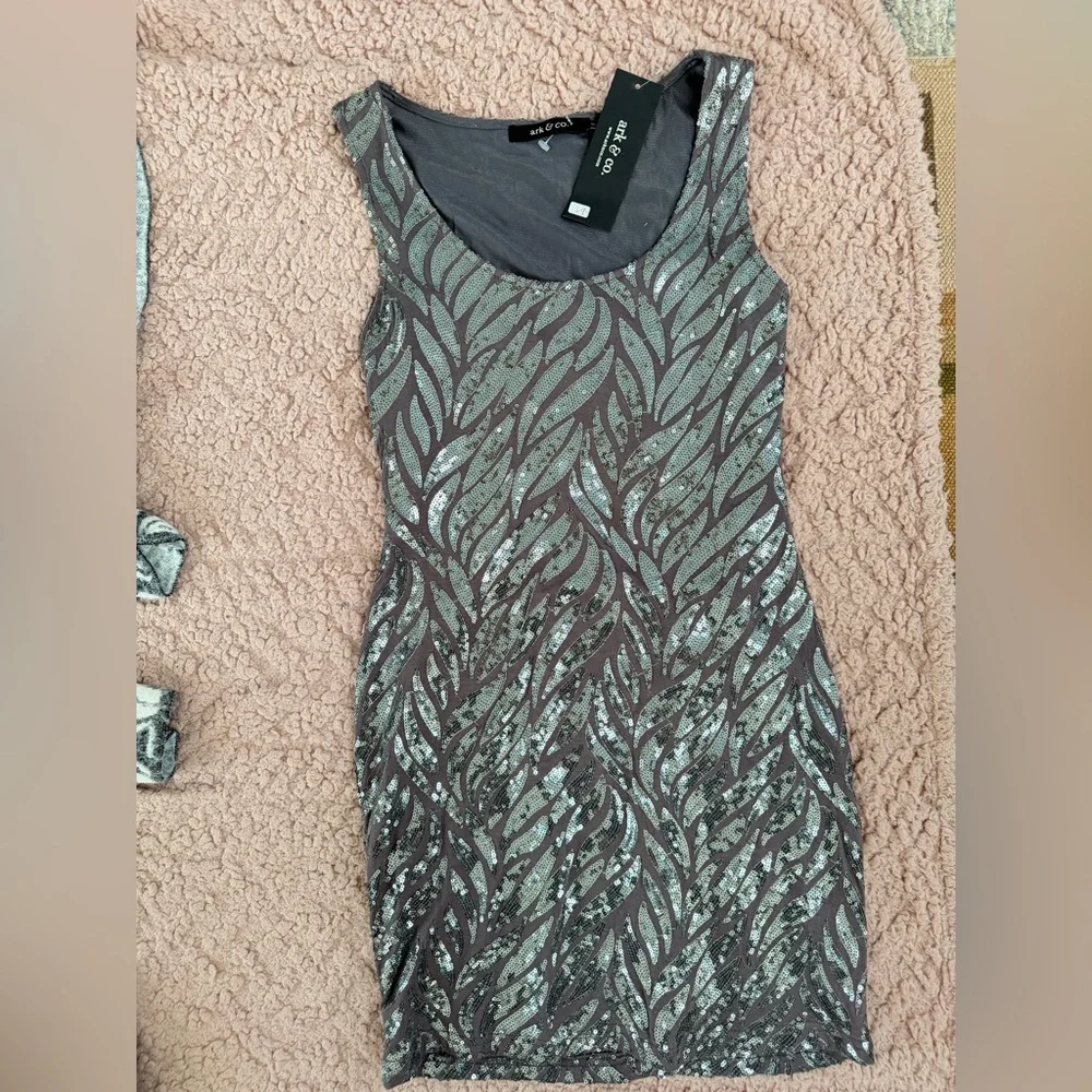 Ark & Co Silver Sequin Mini Dress NWT - Picture 1 of 4